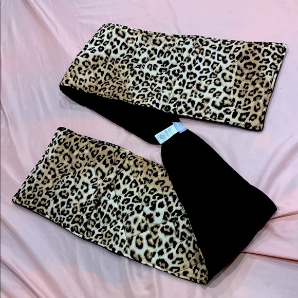 Chico’s Fleece Animal Print Fleece Leopard Print Scarf - Picture 1 of 3